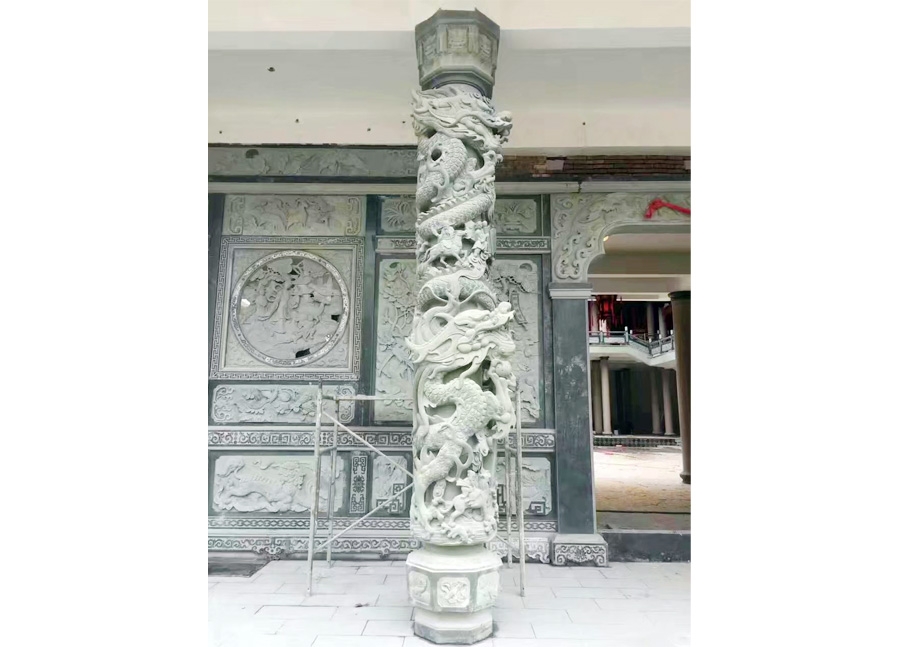 石雕龍柱